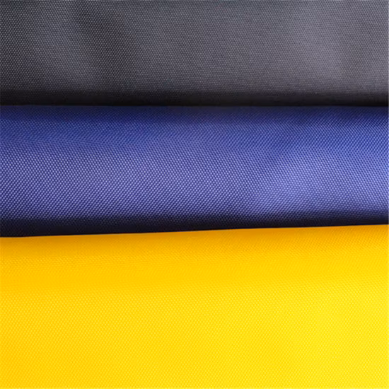 Estoque barato e fino revestimento PU 100% tecido de poliéster tingido com fios para mesas ao ar livre pano e tecido para barraca de praia